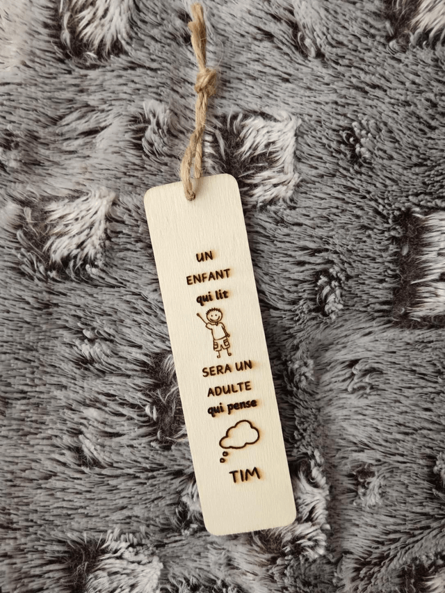 Marque page garçon "Un enfant qui lit "